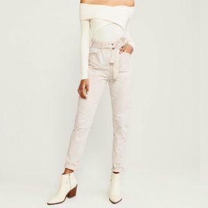 Abercrombie & Fitch Belted Paperbag Utility Pant Size Medium Color Cream
